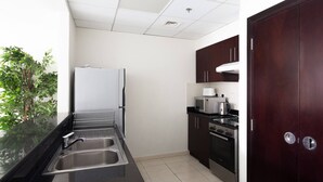 Private kitchen - Spacious 1BR in Heart of JVC (Dubai)