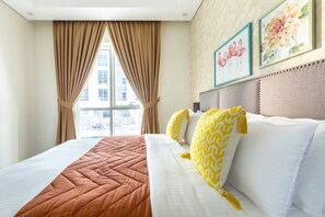 2 Schlafzimmer, laptopgeeigneter Arbeitsplatz, Bügeleisen/Bügelbrett