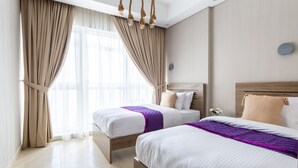Unclassified image, 4 of 27, button - Modern Luxury Living in This 3BR Apt in Downtown Dubai (Dubai)