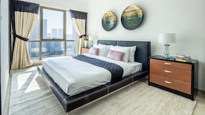 1 bedroom, laptop workspace, iron/ironing board, WiFi - Striking 1BR in Dubai Marina - Minutes From Beach (Dubai)