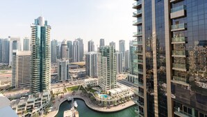 Exterior - Visually Stunning 2BR in Dubai Marina - Sleeps 5! (Dubai)