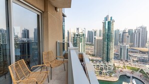 Property grounds - Visually Stunning 2BR in Dubai Marina - Sleeps 5! (Dubai)