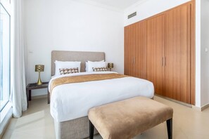2 bedrooms, laptop workspace, iron/ironing board, WiFi