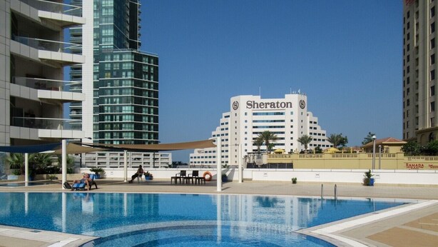Outdoor pool - Superior 2BR in Magnificent Dubai Marina! (Dubai)