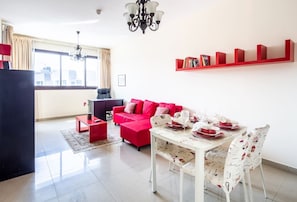 TV - Regal 1BR Apartment With Tranquil Settings in Jvc! (Dubai)