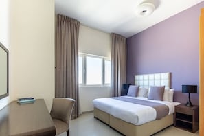 2 habitaciones y espacio para trabajar con laptop