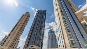 Exterior - Superb & Incomparable 2BR With Study in the Heart of Downtown Dubai! (Dubai)
