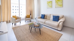 Unclassified image, 5 of 14, button - Vibrant & Ultramodern 1BR Apartment - Dubai Marina (Dubai)