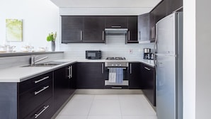 Unclassified image, 2 of 14, button - Vibrant & Ultramodern 1BR Apartment - Dubai Marina (Dubai)