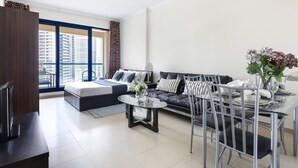 Interior - Superb Studio w/ Lake Views in JLT - Near the Metro! (Dubai)