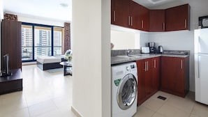 Interior - Superb Studio w/ Lake Views in JLT - Near the Metro! (Dubai)