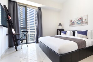 2 habitaciones y espacio para trabajar con laptop 