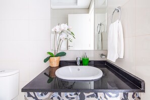 อ่างอาบน้ำ