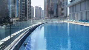 Pool - Supreme 2BR Apartment - Cosmopolitan Living in Dubai Marina! (Dubai)