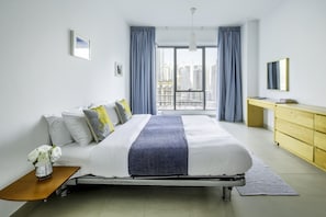 2 Schlafzimmer, laptopgeeigneter Arbeitsplatz, Bügeleisen/Bügelbrett