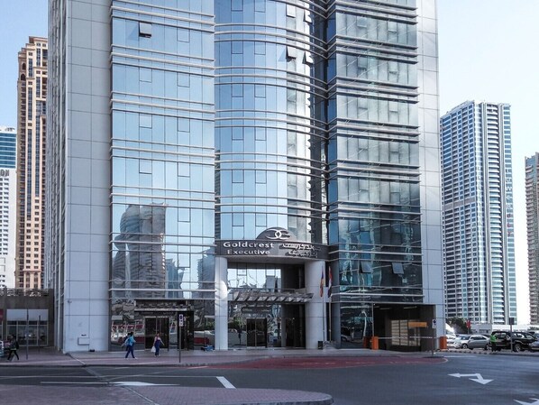 Exterior - Warm & Striking Studio Apartment in the Heart of Jlt! (Dubai)