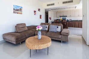 TV - Premier 2BR Apartment in JVC Community - Sleeps 5! (Dubai)