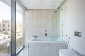Bathroom - Stylish 2BR Apartment by the Beach - The Palm Jumeirah (Dubai)