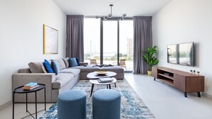 Living room - Stylish 2BR Apartment by the Beach - The Palm Jumeirah (Dubai)