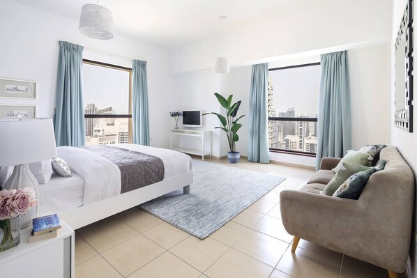 4 Schlafzimmer, laptopgeeigneter Arbeitsplatz, Bügeleisen/Bügelbrett