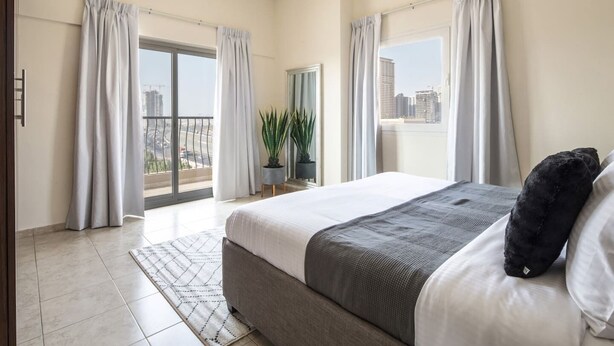Room - Top Rank 2BR in Trendy Jumeirah Village Triangle! (Dubai)