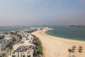 Beach - Sleek And Elegant 1BR on The Palm! (Dubai)