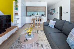 TV - Ultramodern Studio With Sublime Decors in Dubai Marina (Dubai)