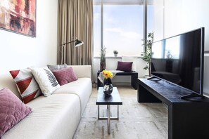 TV - Stylish and Light Studio in Difc! (Dubai)