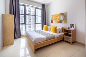 2 bedrooms, laptop workspace, iron/ironing board, bed sheets - Splendid 2BR Apartment in Downtown Dubai! (Dubai)