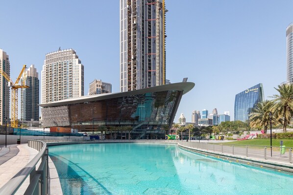 Outdoor pool - Splendid 2BR Apartment in Downtown Dubai! (Dubai)