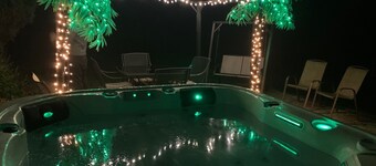 Large vacation house, private pool and hot tub, lots of privacy, perfect getaway