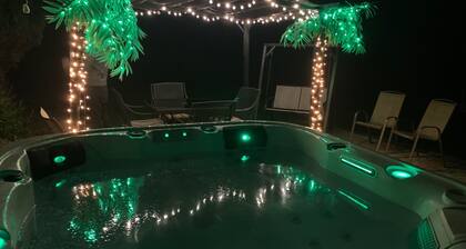 Large vacation house, private pool and hot tub, lots of privacy, perfect getaway