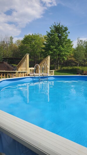 Pool - Large vacation house, private pool and hot tub, lots of privacy, perfect getaway (Albrightsville)