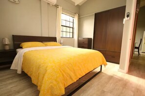 2 slaapkamers, een strijkplank/strijkijzer, wifi, beddengoed
