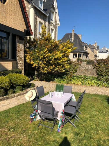 Saint- Malo : maison à 5 min de la plage avec jacuzzi, commerces à proximité