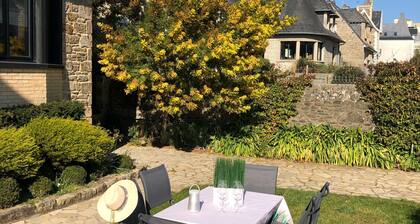 Saint-Malo: house 5 minutes from the beach with jacuzzi, shops nearby