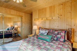 4 bedrooms, free WiFi, bed sheets - 4 Bedroom Home on 20 acres with private access to the Madison River. (Cameron)