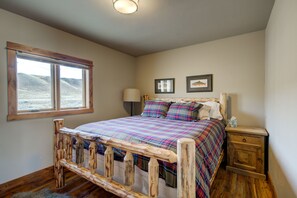 4 bedrooms, free WiFi, bed sheets
