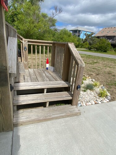 Salvo Sandbox: Ocean-Side, Dog-Friendly Cottage near the Beach
