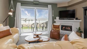 Smart TV, fireplace, DVD player