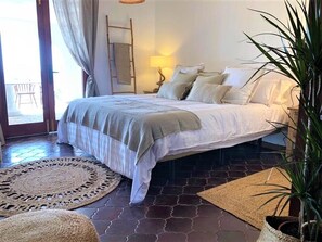 5 Schlafzimmer, Bügeleisen/Bügelbrett, WLAN, Bettwäsche