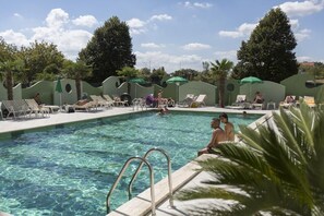 Outdoor pool - SUPERIOR 1-bedroom apartment (Rimini)