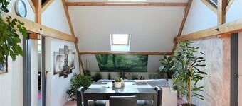 Zen room with adjoining mezzanine