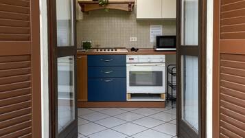 Villa, 4 Bedrooms | Private kitchen | Full-sized fridge, oven, stovetop, dishwasher