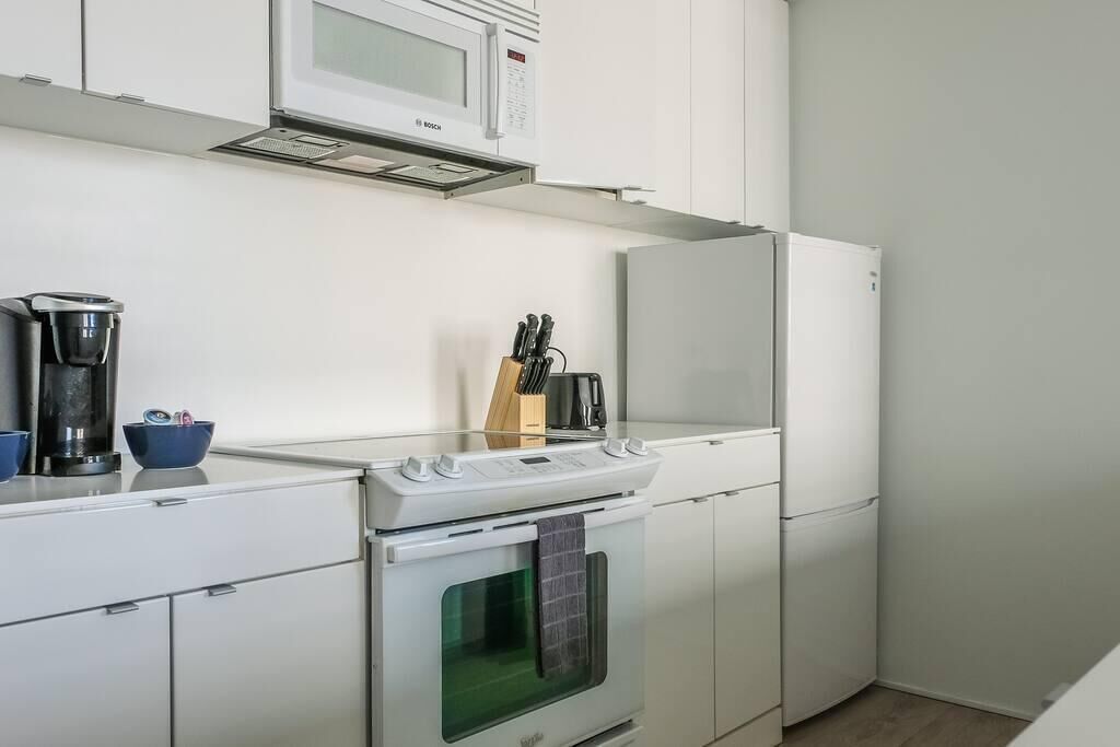 Frontdesk | Signature Studio Apt in Downtown