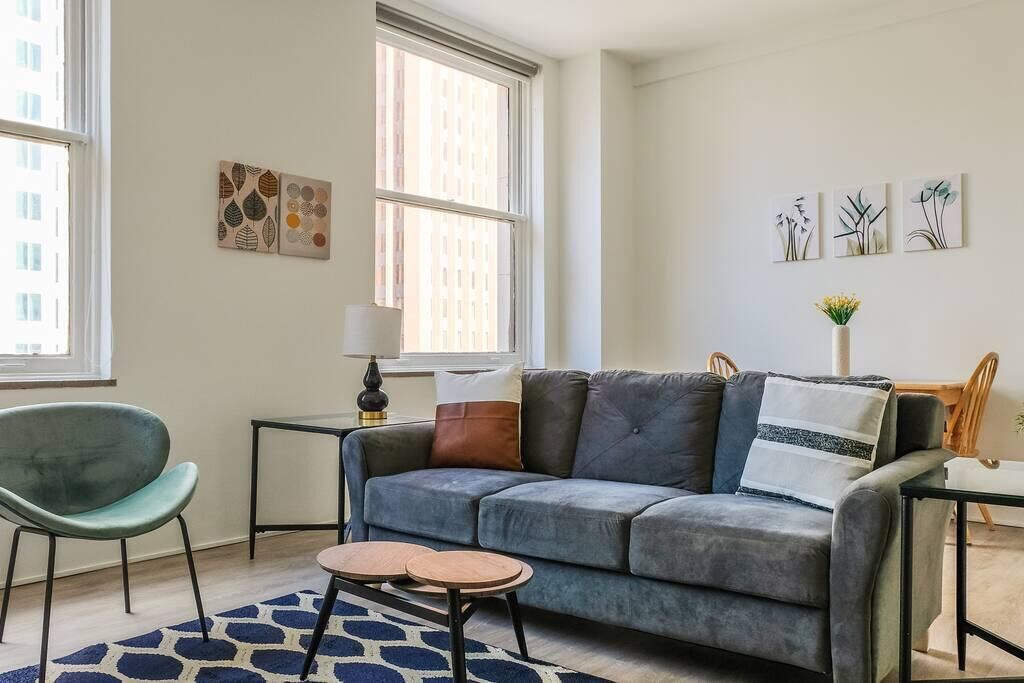 Frontdesk | Signature Studio Apt in Downtown