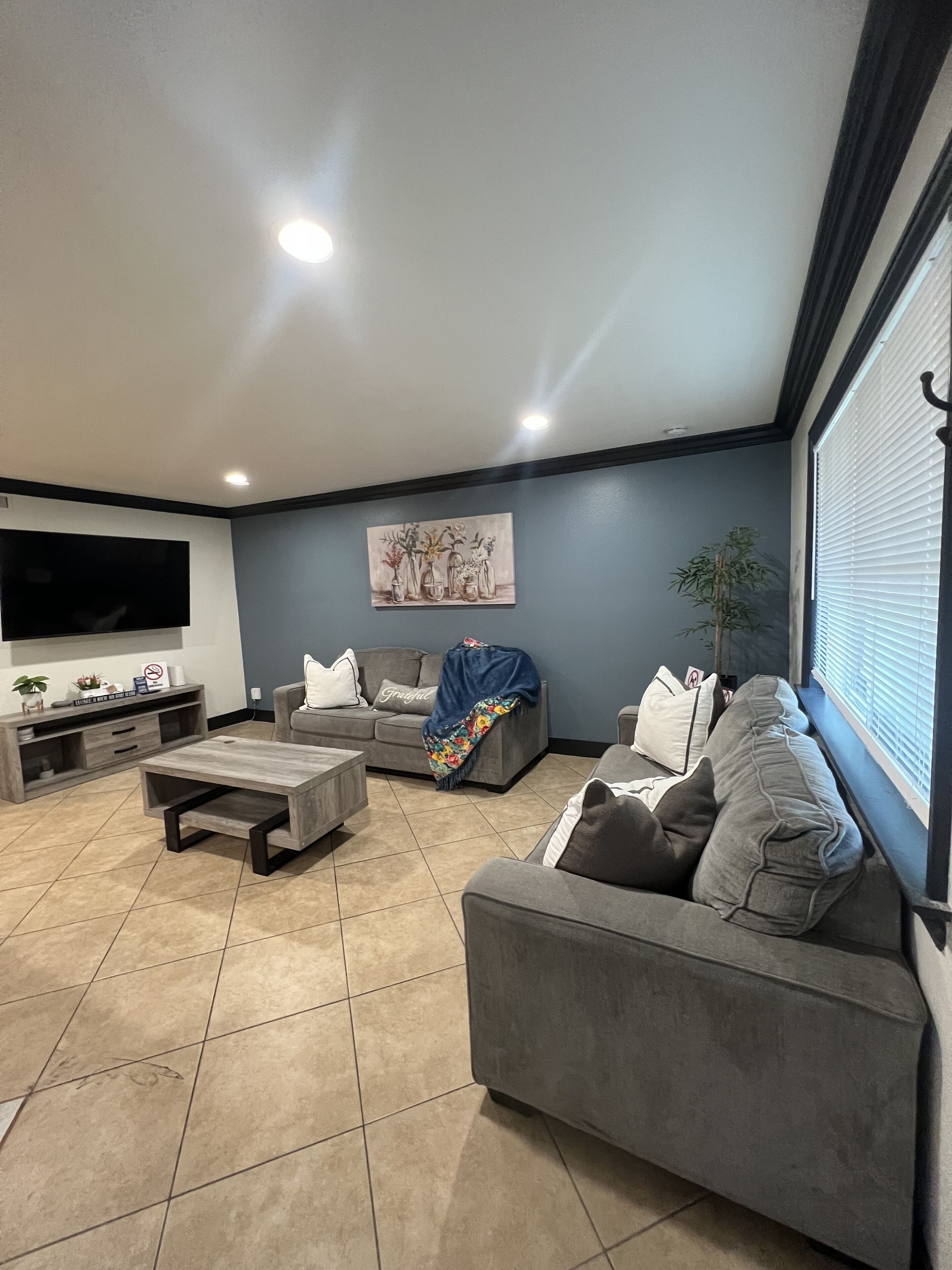 2 bedrooms /  1 bathrooms / remodeling / Self Check in  / 4-5 people 