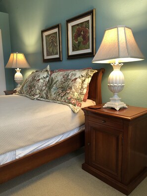 3 habitaciones, tabla de planchar con plancha, wifi y ropa de cama 