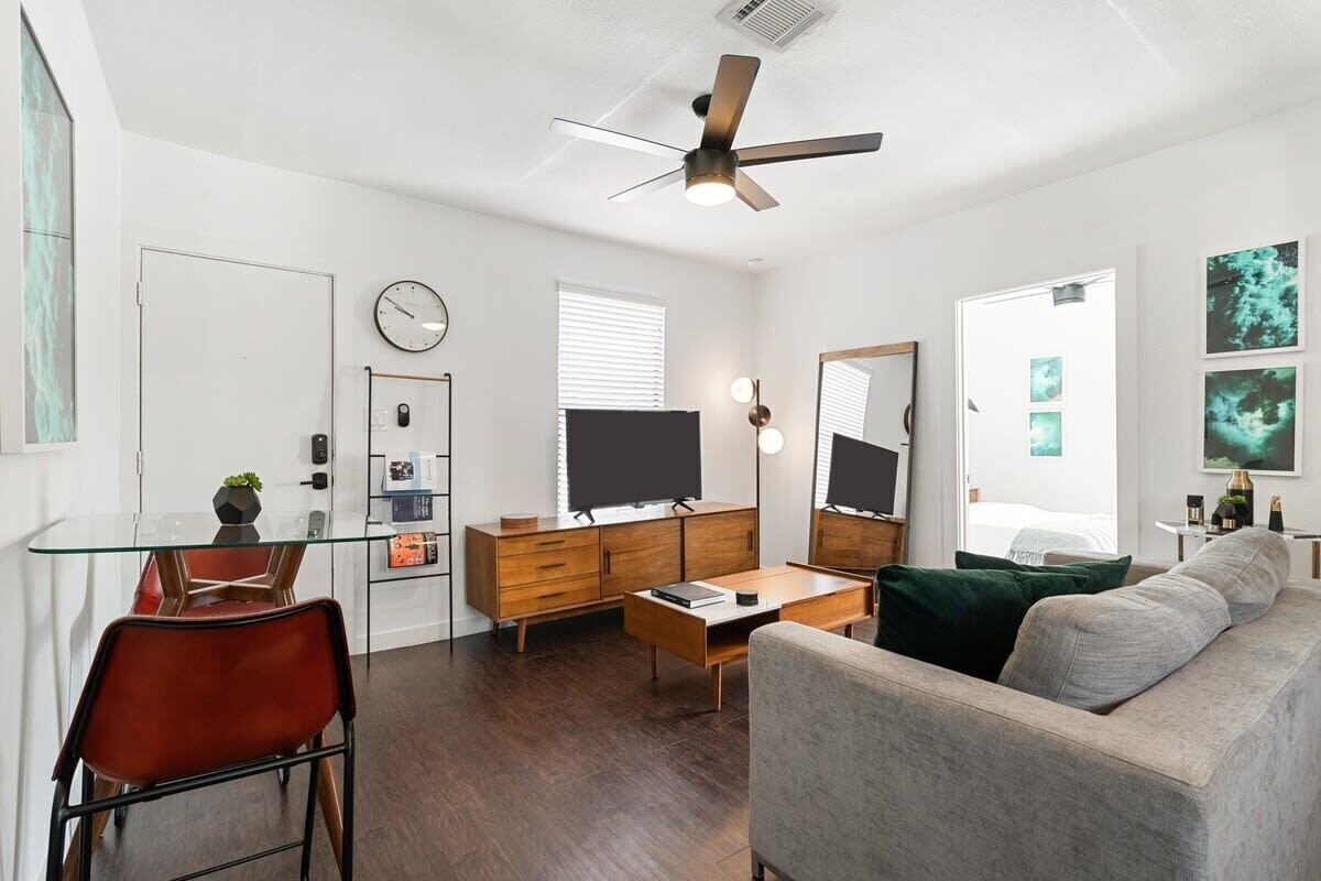 Abode | Montrose | 1-Bedroom