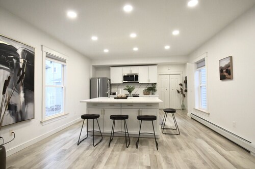 Brand New Downtown 2BR on Noble Next to Bowdoin(Safe&Sound)